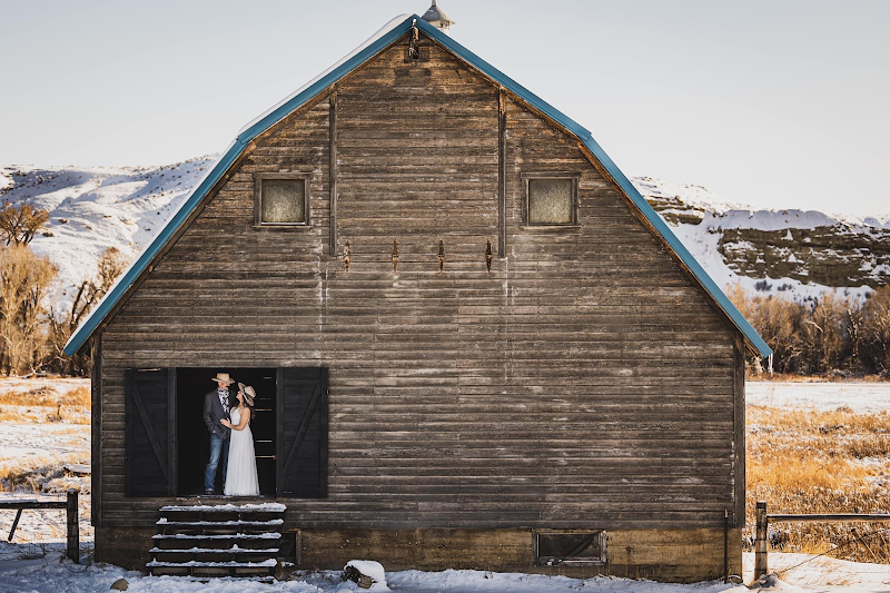 The Blue Roof Barn - Wyoming Wedding Venue - Event Venue in Hyattville, Wyoming