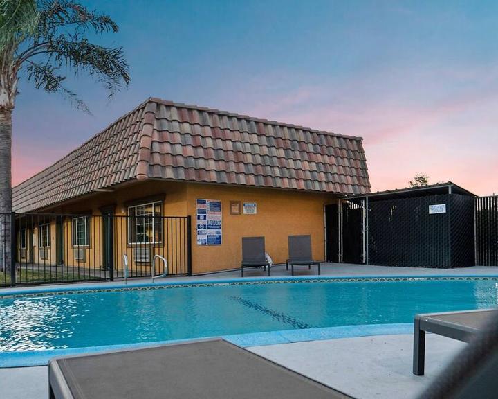 Rodeo Lodge - Event Venue in Clovis, California
