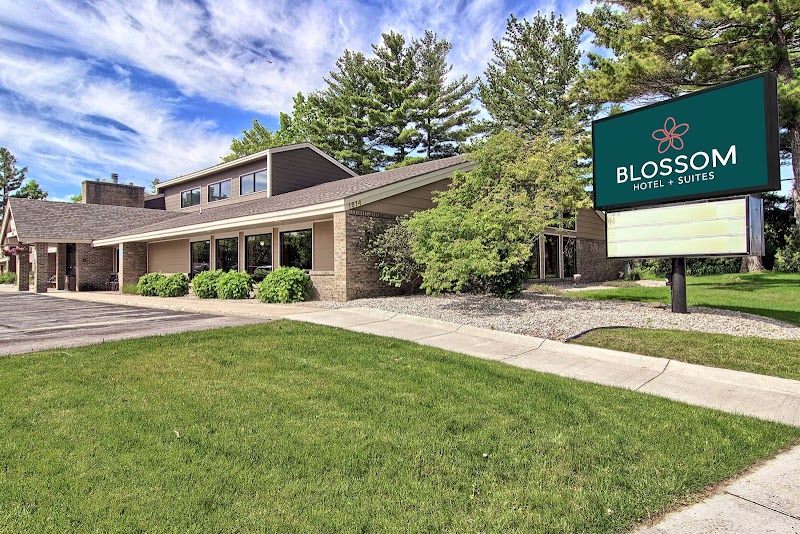 Blossom Hotel & Suites Traverse City - Event Venue in Traverse City, Michigan