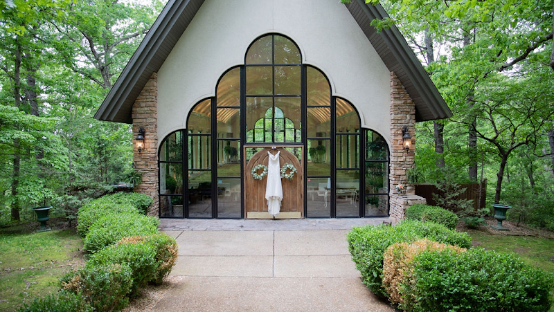 Stonegate Glass Chapel - Event Venue in Walnut Shade, Missouri
