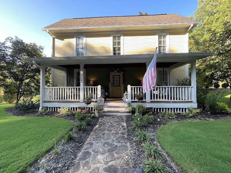 Yellow Daisy Bed and Breakfast - Event Venue in Dahlonega, Georgia
