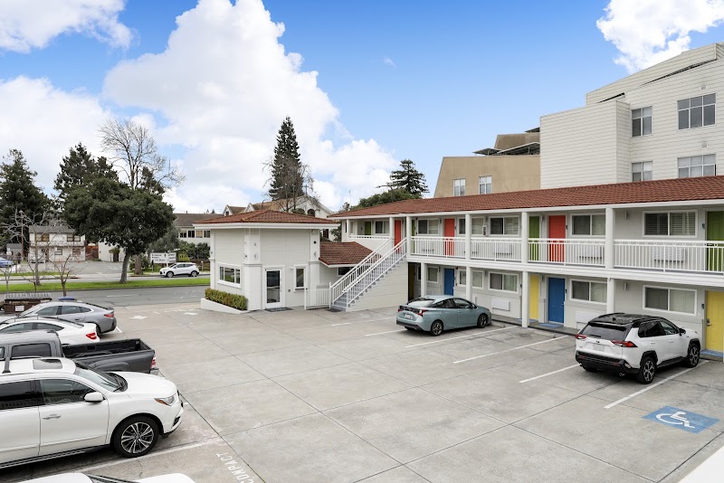 Signature Inn Berkeley - Event Venue in Berkeley, California