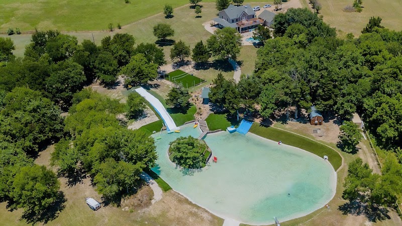 Retreat Oak Leaf | A Retreat DFW Experience - Event Venue in Oak Leaf, Texas