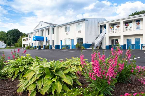 Rodeway Inn Middletown - Newport - Event Venue in Middletown, Rhode Island