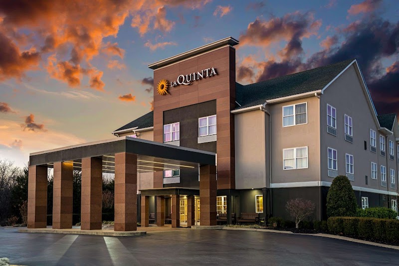 La Quinta Inn & Suites by Wyndham Lebanon - Event Venue in Lebanon, Tennessee