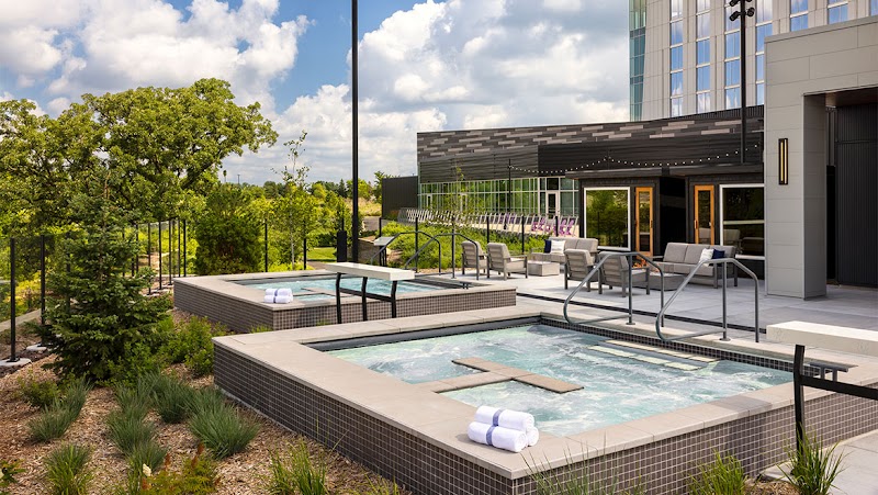 Omni Viking Lakes Hotel - Event Venue in Eagan, Minnesota