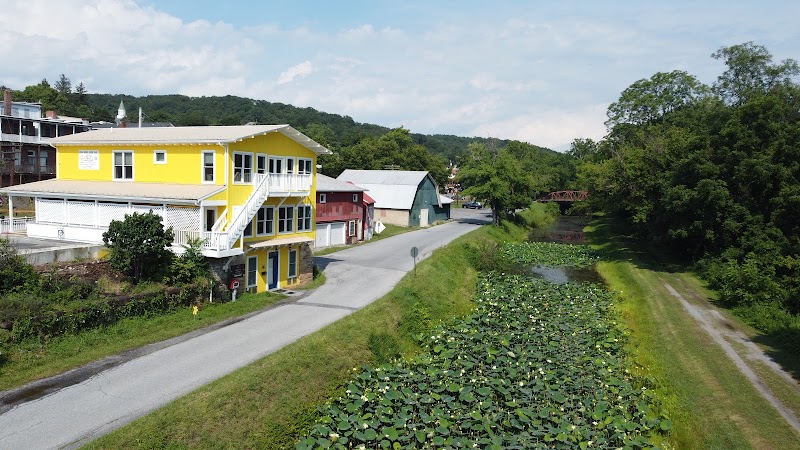 1878 Riverrun Bed and Breakfast - Event Venue in Hancock, Maryland