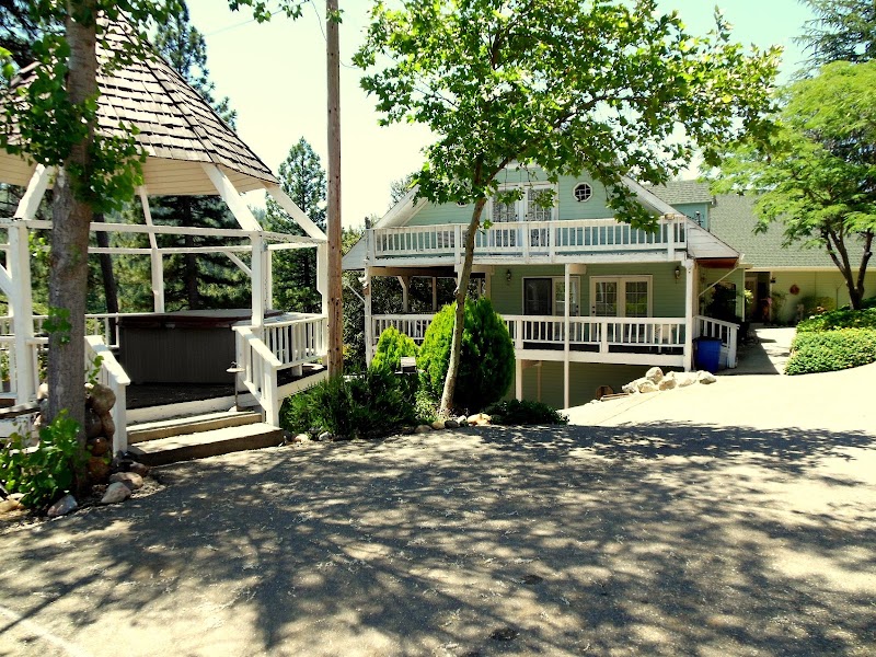 The Berkshire Inn - Event Venue in Groveland, California