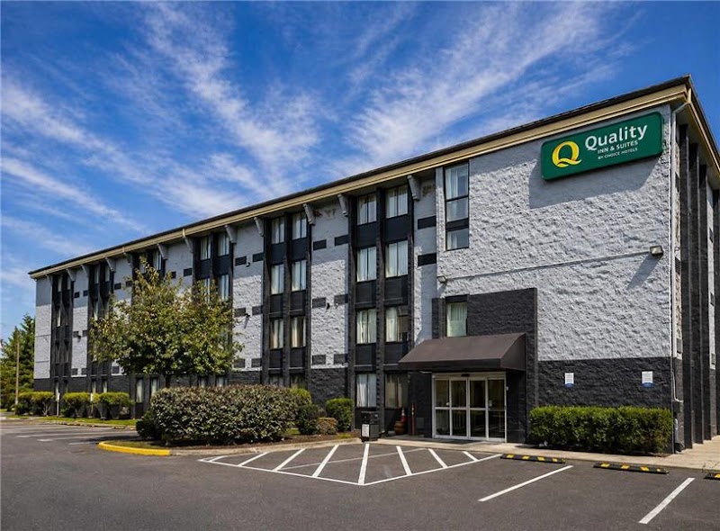 Quality Inn & Suites Everett - Event Venue in Everett, Washington