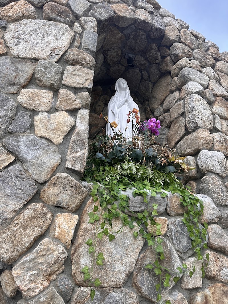 Holy Cross Retreat House - Event Venue in Easton, Massachusetts