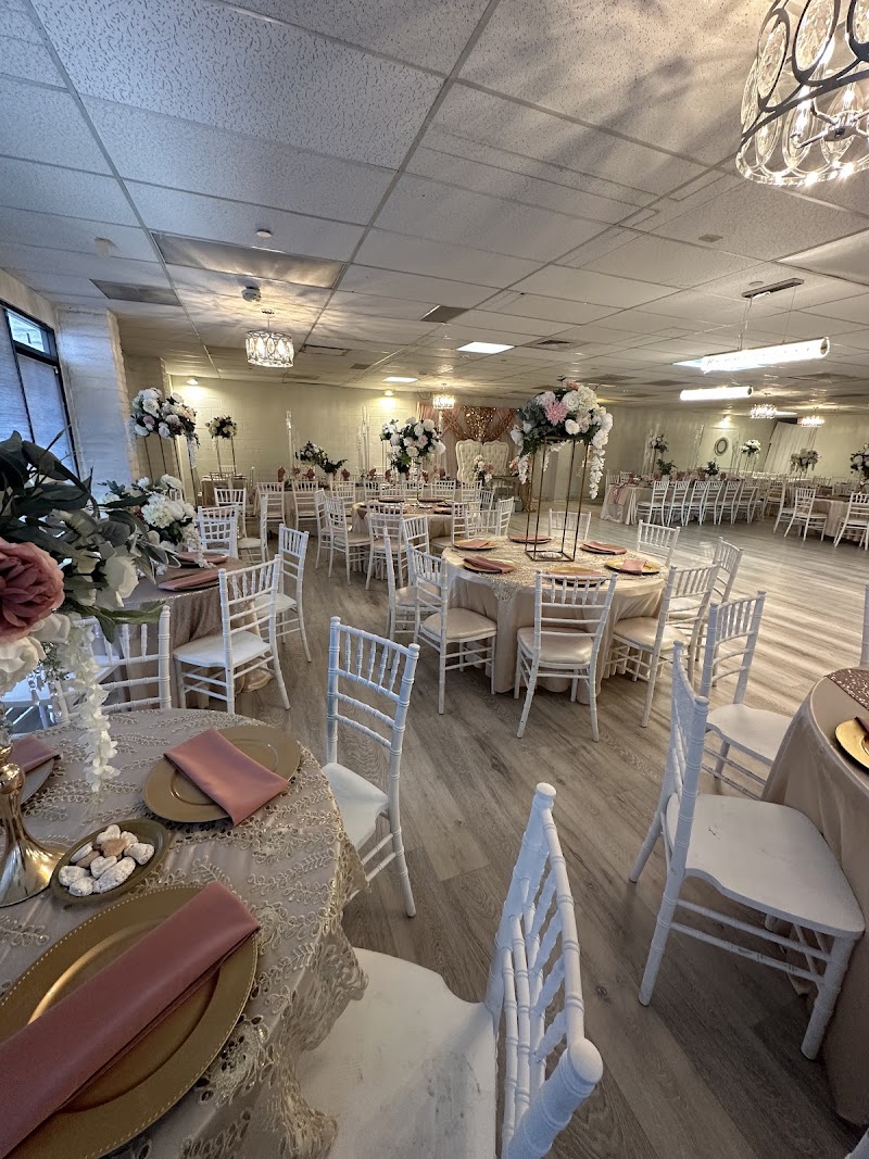 Salón Crystal - Event Venue in Lakewood, Colorado