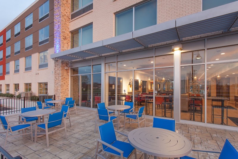 Holiday Inn Express & Suites Sterling Heights-Detroit Area by IHG - Event Venue in Sterling Heights, Michigan