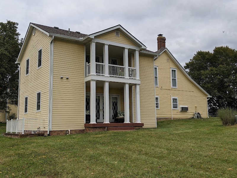 Yellow Carriage House - Event Venue in Simpsonville, Kentucky