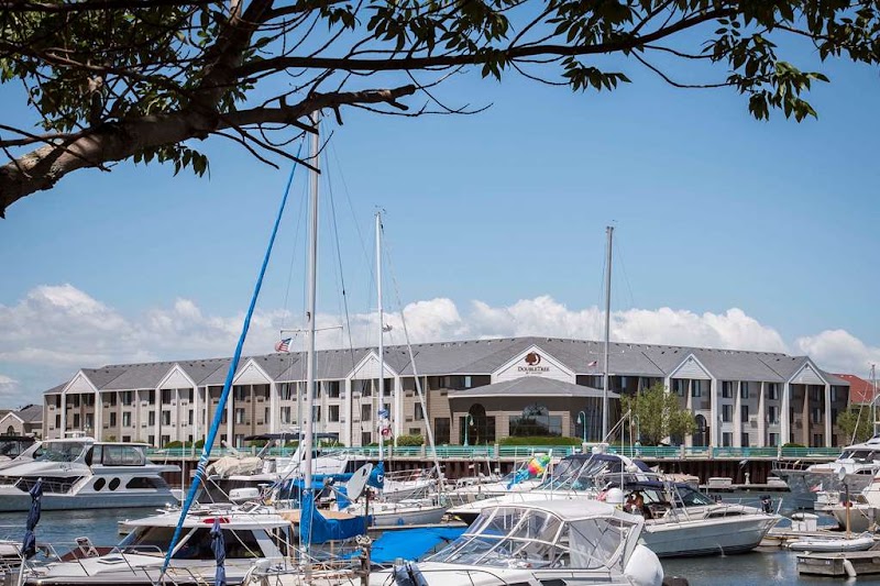 DoubleTree by Hilton Hotel Racine Harbourwalk - Event Venue in Racine, Wisconsin