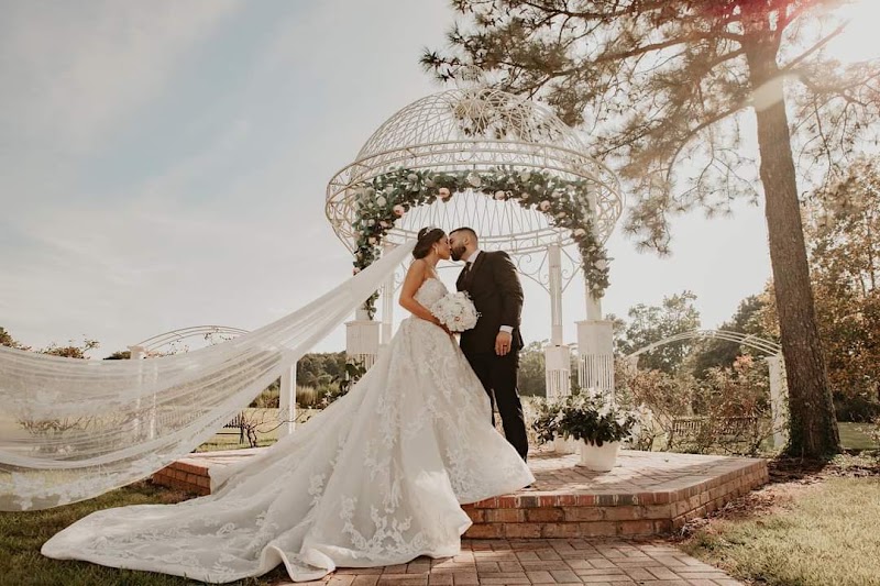 Royal Courtyard at West Neck All-Inclusive Wedding & Event Venue - Event Venue in Virginia Beach, Virginia