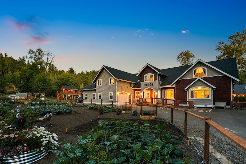 The Grayson B&B +Extended Stays - Event Venue in Monroe, Washington