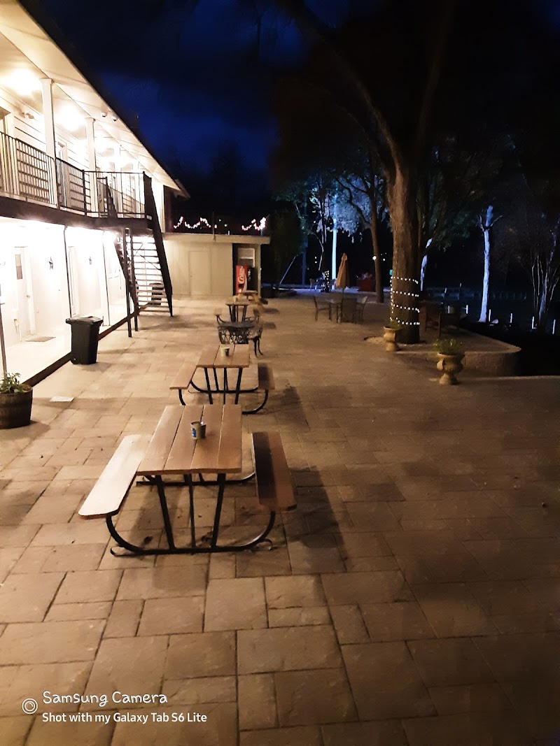 Horseshoe Riverside Lodge - Event Venue in Canyon Lake, Texas