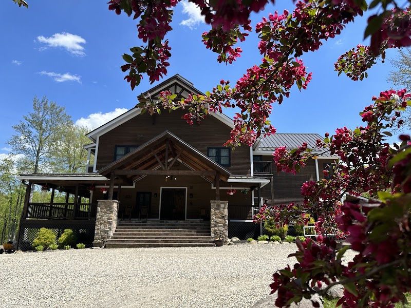 The Retreat at Norwich Lake - Event Venue in Huntington, Massachusetts