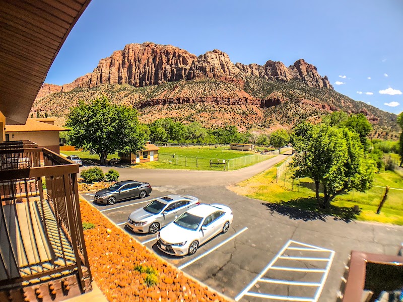 Bumbleberry Inn - Event Venue in Springdale, Utah