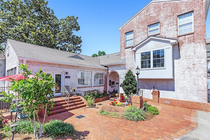 Jubilee Suites Boutique B&B - Event Venue in Fairhope, Alabama