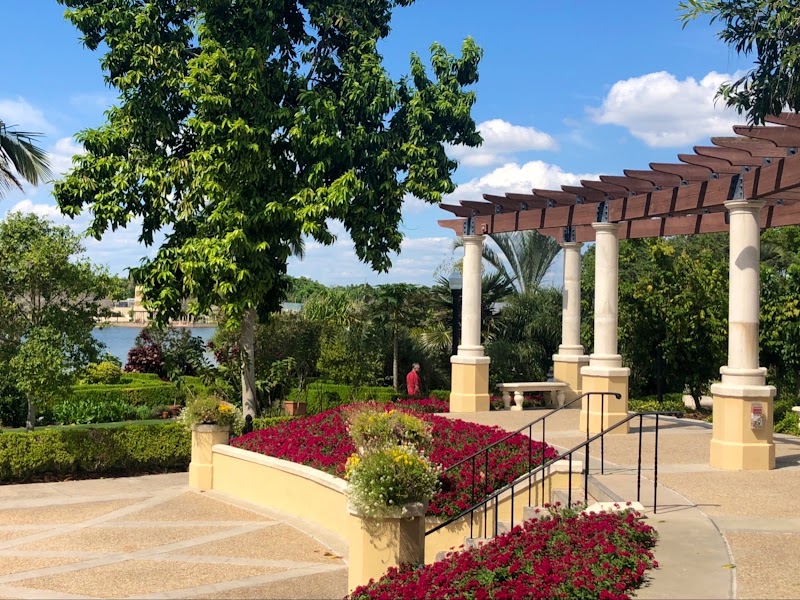 Hollis Garden - Event Venue in Lakeland, Florida