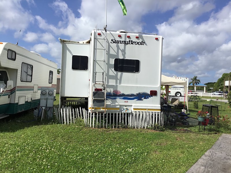 Lazy Dazy Retreat - Event Venue in Lakeland, Florida