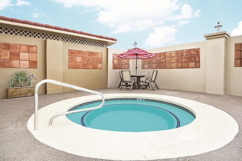 La Quinta Inn & Suites by Wyndham Laredo Airport - Event Venue in Laredo, Texas
