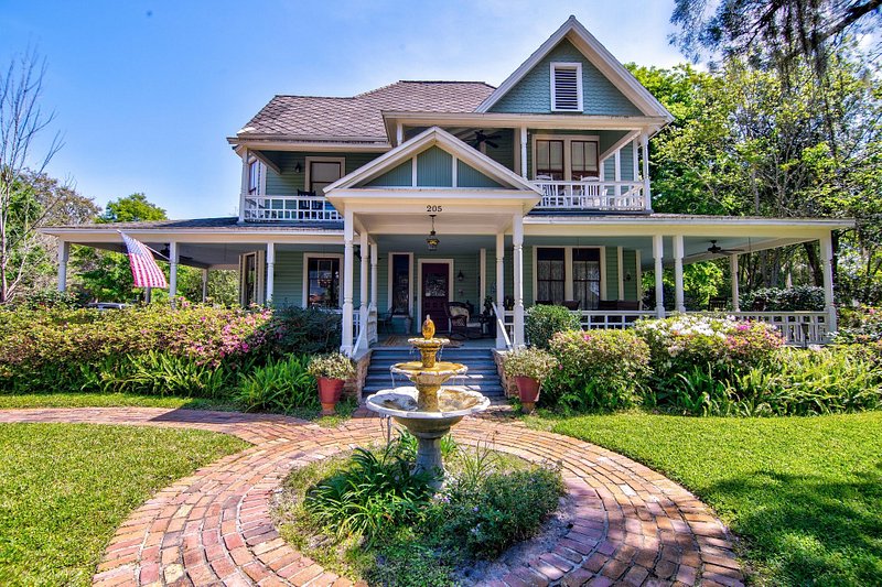 Camellia Rose Inn - Event Venue in Gainesville, Florida