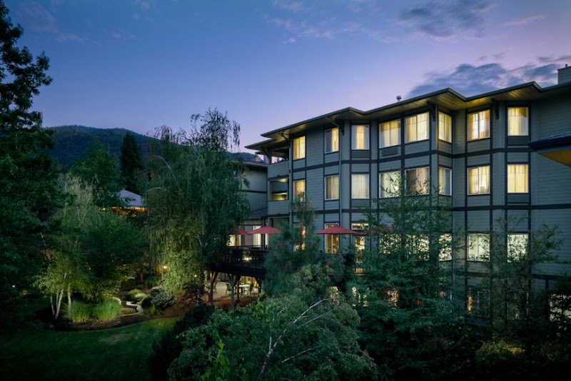 Plaza Inn & Suites - Event Venue in Ashland, Oregon
