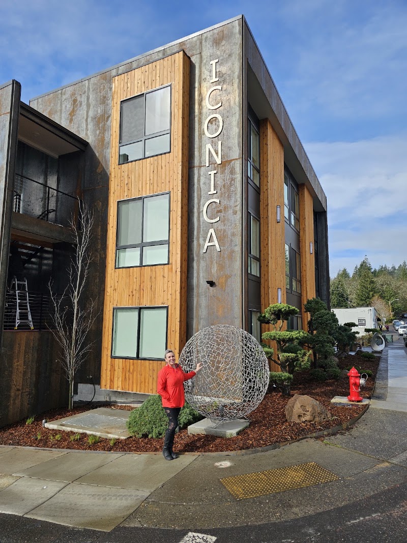 The Iconica - Vacation Rental Hotel & Residences - Event Venue in White Salmon, Washington