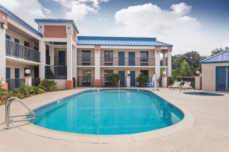 Days Inn by Wyndham Chiefland - Event Venue in Chiefland, Florida