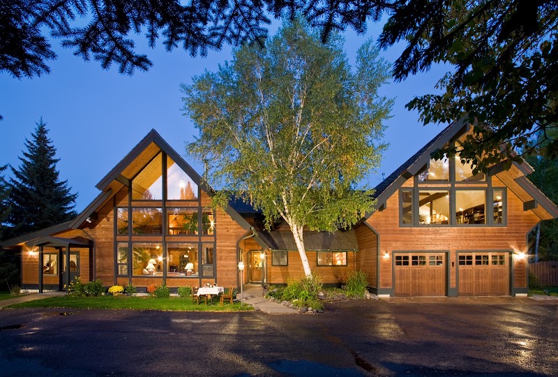 Good Medicine Lodge - Event Venue in Whitefish, Montana