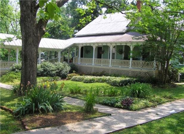 Brady Inn - Event Venue in Madison, Georgia