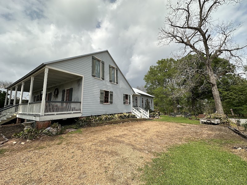 Au Bayou Teche Bed and Breakfast/ Old City Hotel - Event Venue in Breaux Bridge, Louisiana
