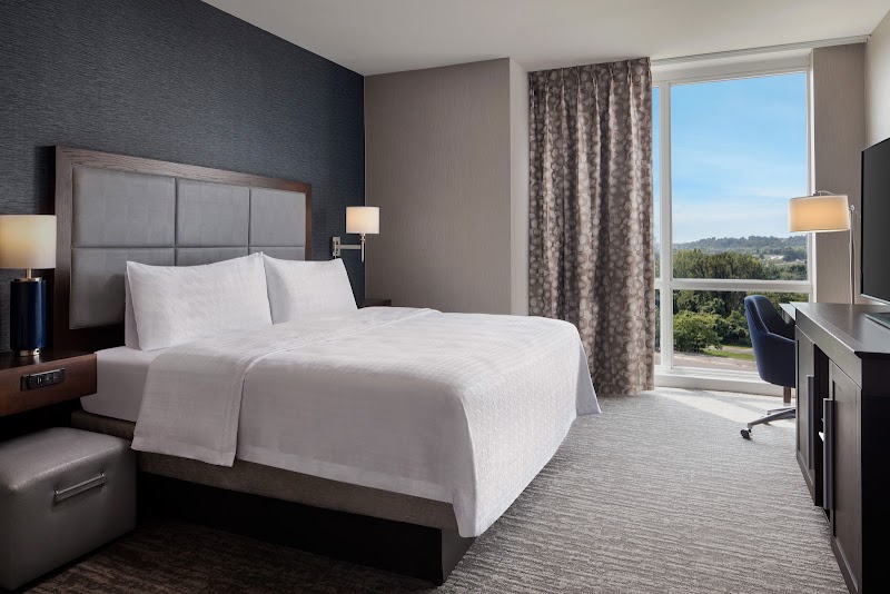 Hampton Inn & Suites Teaneck Glenpointe - Event Venue in Teaneck, New Jersey