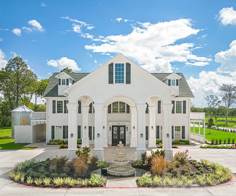Maison De Veaux - Event Venue in Pearland, Texas