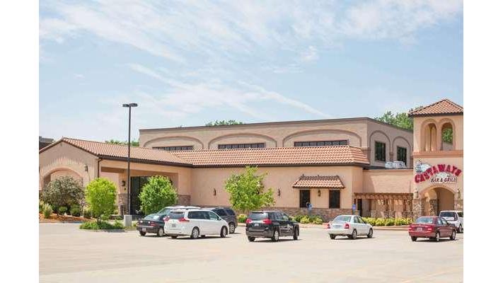 Ramada by Wyndham Des Moines Tropics Resort & Conference Ctr - Event Venue in Des Moines, Iowa