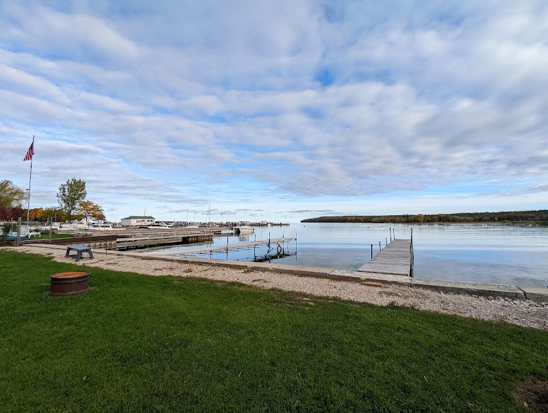 Mainsail Cottages - Event Venue in Fish Creek, Wisconsin