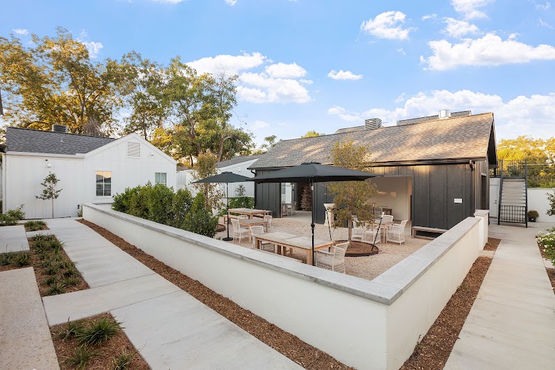 WHITETAIL COURT HOTEL - Event Venue in Fredericksburg, Texas