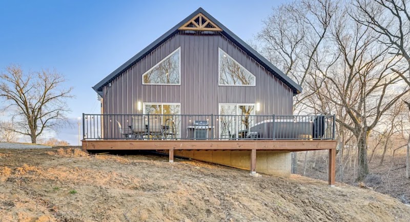 Red Rock Lodge - Event Venue in Knoxville, Iowa