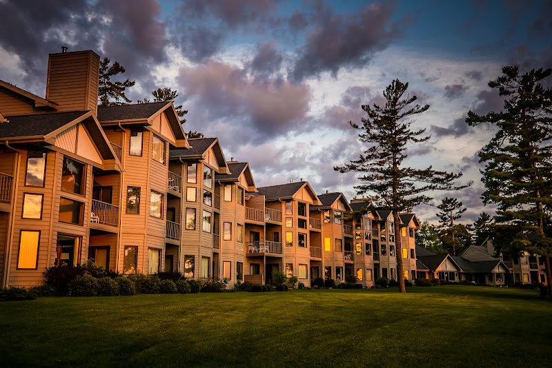 Glidden Lodge Beach Resort - Event Venue in Sturgeon Bay, Wisconsin