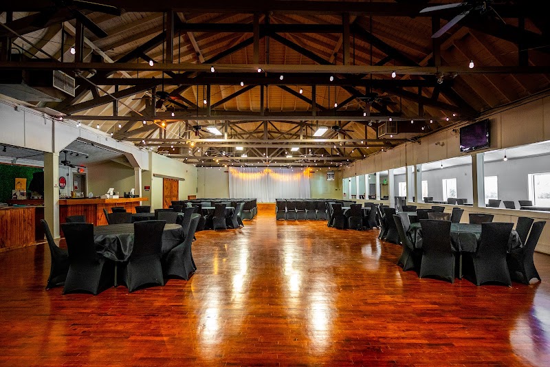 The Aurora at Vinewood - Event Venue in Topeka, Kansas