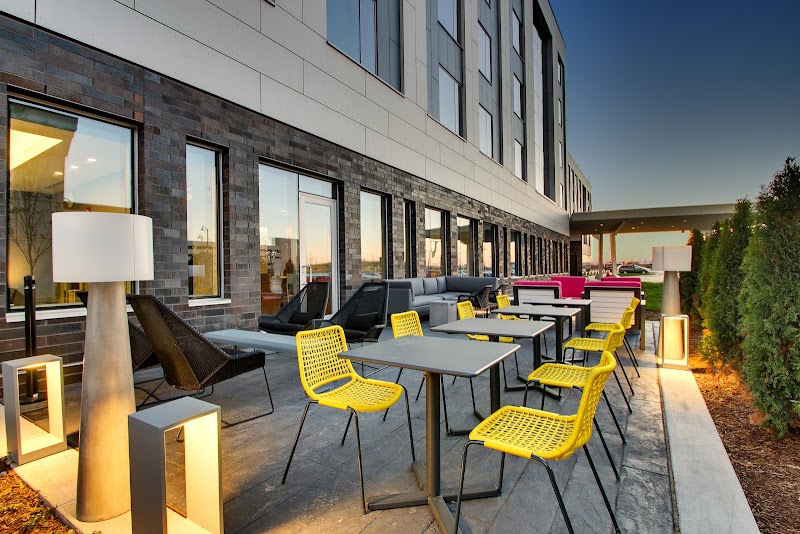 The Rose Hotel Chicago O'Hare, Tapestry Collection by Hilton - Event Venue in Rosemont, Illinois