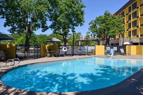 Fairfield by Marriott Inn & Suites Bakersfield Central - Event Venue in Bakersfield, California