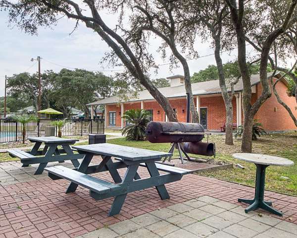 Econo Lodge Inn & Suites Fulton - Rockport - Event Venue in Fulton, Texas