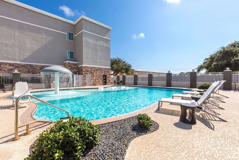 La Quinta Inn & Suites by Wyndham Rockport - Fulton - Event Venue in Rockport, Texas