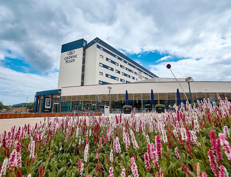 Crowne Plaza Reading by IHG - Event Venue in Triangle, Berkshire