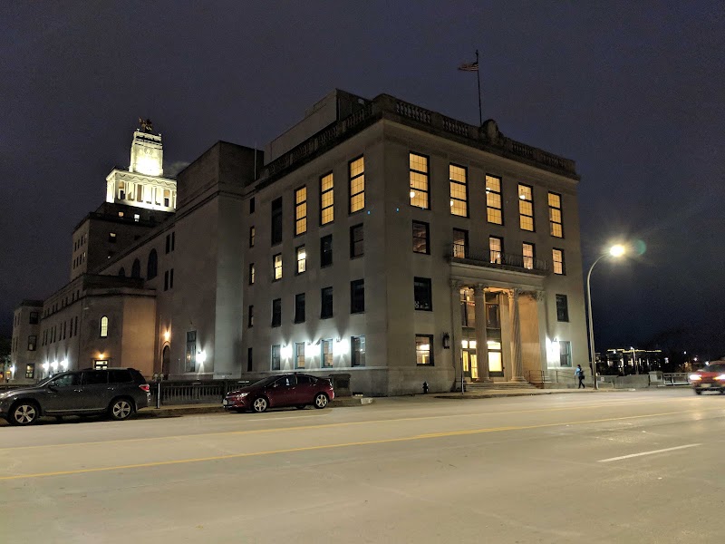 51 1st Avenue Bridge: Veterans Memorial Building - Event Venue in Cedar Rapids, Iowa