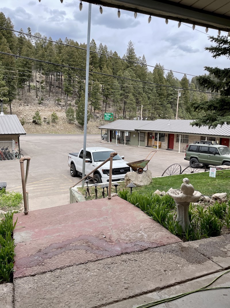 Dusty Boots Motel - Event Venue in Cloudcroft, New Mexico