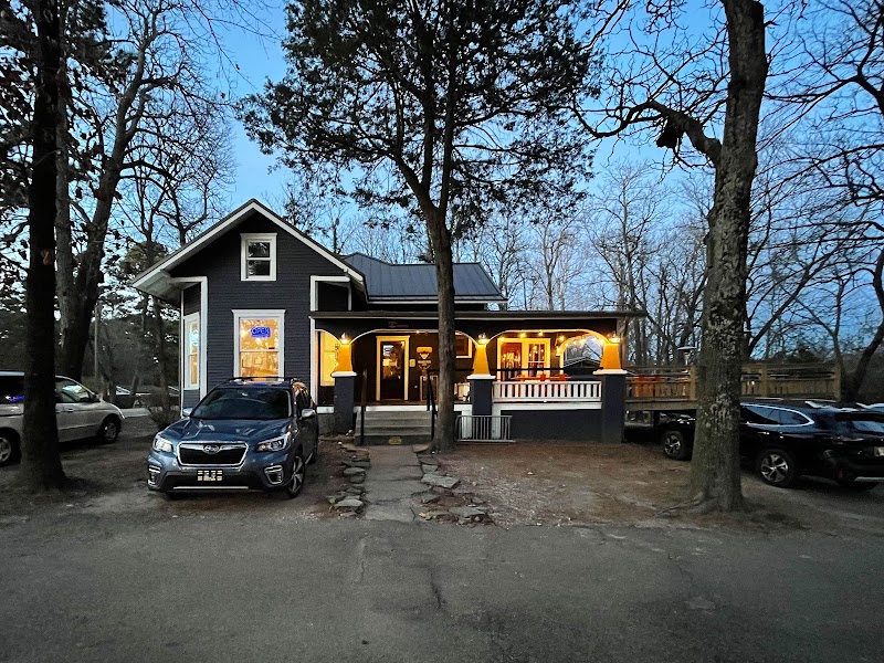 The Wanderoo Lodge - Event Venue in Eureka Springs, Arkansas